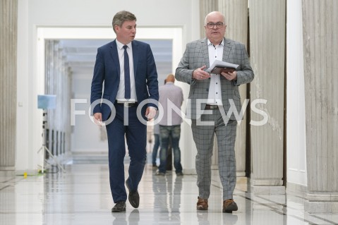  21.05.2020 WARSZAWA SENAT<br />
DZIEN W SENACIE<br />
N/Z JAN GRABIEC TOMASZ ZIMOCH<br />
 