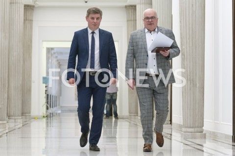  21.05.2020 WARSZAWA SENAT<br />
DZIEN W SENACIE<br />
N/Z JAN GRABIEC TOMASZ ZIMOCH<br />
 