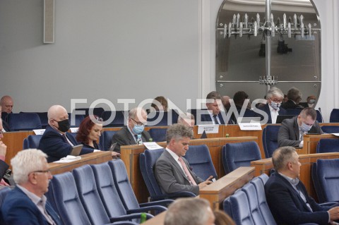  21.05.2020 WARSZAWA SENAT<br />
DZIEN W SENACIE<br />
N/Z RYSZARD PIOTROWSKI KRZYSZTOF SLON SYLWESTER MARCINIAK MAGDALENA PIETRZAK MARCIN MATCZAK DARIUSZ LASOCKI ADAM BODNAR SENATOROWIE<br />
 