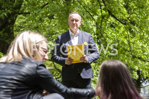  01.06.2020 WARSZAWA<br />
SPOTKANIE SZYMONA HOLOWNI Z DZIECMI<br />
N/Z JACEK CICHOCKI<br />
 