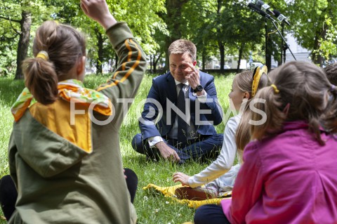  01.06.2020 WARSZAWA<br />
SPOTKANIE SZYMONA HOLOWNI Z DZIECMI<br />
N/Z SZYMON HOLOWNIA<br />
 