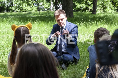  01.06.2020 WARSZAWA<br />
SPOTKANIE SZYMONA HOLOWNI Z DZIECMI<br />
N/Z SZYMON HOLOWNIA<br />
 
