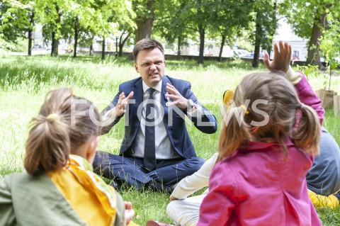  01.06.2020 WARSZAWA<br />
SPOTKANIE SZYMONA HOLOWNI Z DZIECMI<br />
N/Z SZYMON HOLOWNIA<br />
 