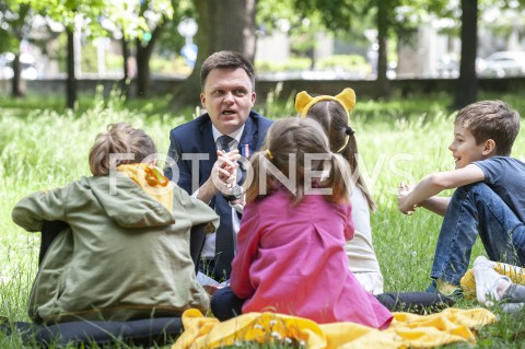  01.06.2020 WARSZAWA<br />
SPOTKANIE SZYMONA HOLOWNI Z DZIECMI<br />
N/Z SZYMON HOLOWNIA<br />
 