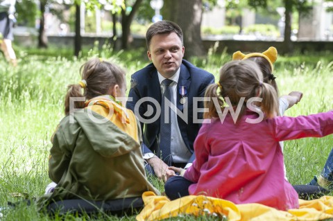  01.06.2020 WARSZAWA<br />
SPOTKANIE SZYMONA HOLOWNI Z DZIECMI<br />
N/Z SZYMON HOLOWNIA<br />
 