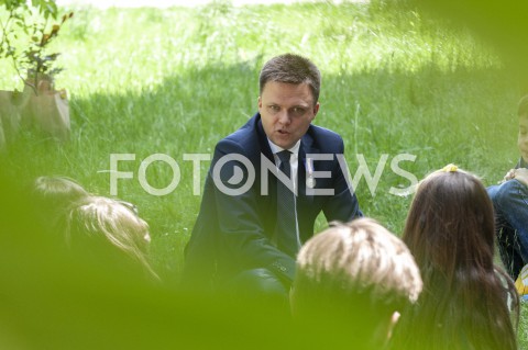  01.06.2020 WARSZAWA<br />
SPOTKANIE SZYMONA HOLOWNI Z DZIECMI<br />
N/Z SZYMON HOLOWNIA<br />
 