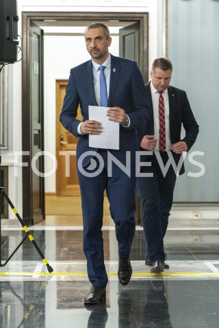  01.06.2020 WARSZAWA<br />
KONFERENCJA WICEMARSZALKA SENATU<br />
N/Z MAREK PEK PRZEMYSLAW CZARNEK<br />
 