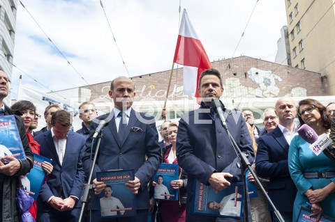  03.06.2020 WARSZAWA<br />
POCZATEK KAMPANII RAFALA TRZASKOWSKIEGO<br />
ZBIERANIE PODPISOW<br />
N/Z RAFAL TRZASKOWSKI BORYS BUDKA<br />
 
