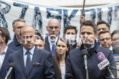  03.06.2020 WARSZAWA<br />
POCZATEK KAMPANII RAFALA TRZASKOWSKIEGO<br />
ZBIERANIE PODPISOW<br />
N/Z RAFAL TRZASKOWSKI BORYS BUDKA<br />
 