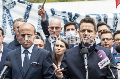  03.06.2020 WARSZAWA<br />
POCZATEK KAMPANII RAFALA TRZASKOWSKIEGO<br />
ZBIERANIE PODPISOW<br />
N/Z RAFAL TRZASKOWSKI BORYS BUDKA<br />
 