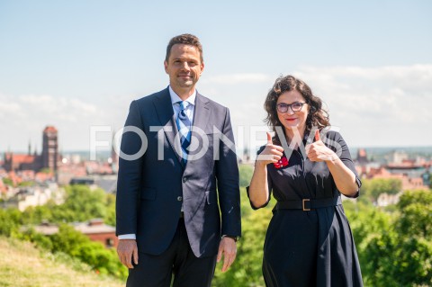  04.06.2020 - GDANSK<br />
WIZYTA RAFALA TRZASKOWSKIEGO W GDANSKU<br />
N/Z RAFAL TRZASKOWSKI ALEKSANDRA DULKIEWICZ<br />
 