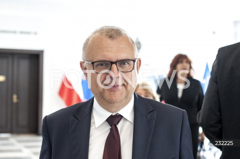  18.06.2020 WARSZAWA SENAT<br />
POSIEDZENIE SENATU<br />
N/Z KAZIMIERZ UJAZDOWSKI<br />
 