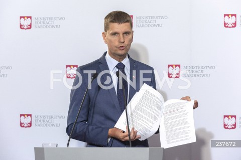  05.08.2020 WARSZAWA KEN<br />
KONFERENCJA W MINISTERSTWIE EDUKACJI NARODOWEJ NT. POWROTU UCZNIOW DO SZKOL OD 1 WRZESNIA<br />
N/Z DARIUSZ PIONTKOWSKI<br />
 