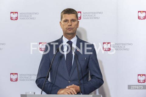  05.08.2020 WARSZAWA KEN<br />
KONFERENCJA W MINISTERSTWIE EDUKACJI NARODOWEJ NT. POWROTU UCZNIOW DO SZKOL OD 1 WRZESNIA<br />
N/Z DARIUSZ PIONTKOWSKI<br />
 