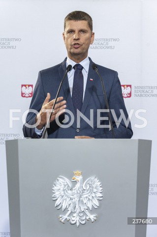  05.08.2020 WARSZAWA KEN<br />
KONFERENCJA W MINISTERSTWIE EDUKACJI NARODOWEJ NT. POWROTU UCZNIOW DO SZKOL OD 1 WRZESNIA<br />
N/Z DARIUSZ PIONTKOWSKI<br />
 