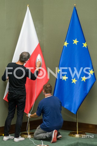  06.08.2020 WARSZAWA SEJM <br />
ZAPRZYSIEZENIE PREZYDENTA RP ANDRZEJA DUDY PRZED ZGROMADZENIEM NARODOWYM NA II KADENCJE <br />
Poland's President Andrzej Duda swearing-in ceremony in Warsaw<br />
N/Z PRZYGOTOWANIA DO UROCZYSTOSCI PRASOWANIE FLAGI POLSKI UNII EUROPEJSKIEJ<br />
 