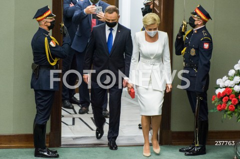  06.08.2020 WARSZAWA SEJM <br />
ZAPRZYSIEZENIE PREZYDENTA RP ANDRZEJA DUDY PRZED ZGROMADZENIEM NARODOWYM NA II KADENCJE <br />
Poland's President Andrzej Duda swearing-in ceremony in Warsaw<br />
N/Z PREZYDENT RP ANDRZEJ DUDA Z ZONA AGATA KORNHAUSER DUDA STRAZ MARSZALKOWSKA<br />
 