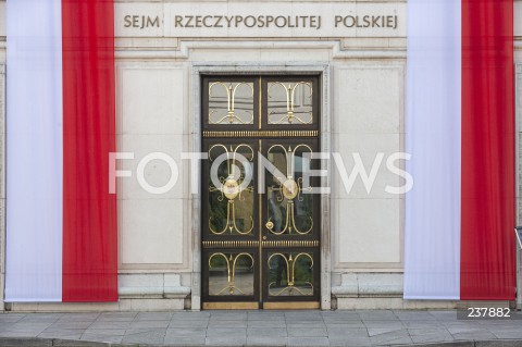  06.08.2020 WARSZAWA SEJM<br />
POSIEDZENIE PARLAMENTARNEGO ZESPOLU DS WYJASNIENIA NIEPRAWIDLOWOSCI PRZY WYBORACH PREZYDENTA RP<br />
N/Z WEJSCIE DO SEJMU<br />
 