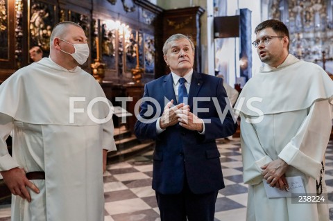  10.08.2020 GDANSK<br />
WICEPREMIER PIOTR GLINSKI ODIWEDZA GDANSKIE BAZYLIKI<br />
BAZYLIKA POD WEZWANIEM SWIETEJ MIKOLAJA<br />
N/Z PIOTR GLINSKI<br />
 