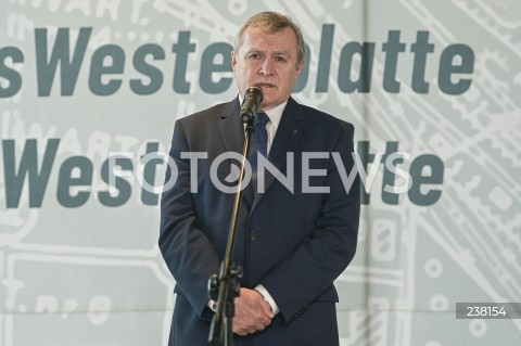  10.08.2020 GDANSK<br />
WIZYTA WICEPREMIERA PIOTRA GLINSKIEGO W GDANSKU<br />
KONFERENCJA W MUZEUM II WOJNY SWIATOWEJ NT. KONKURSU NA OPRACOWANIE KONCEPCJI CMENTARZA WOJSKOWEGO ZOLNIERZY WP NA WESTERPLATTE <br />
N/Z PIOTR GLINSKI<br />
 