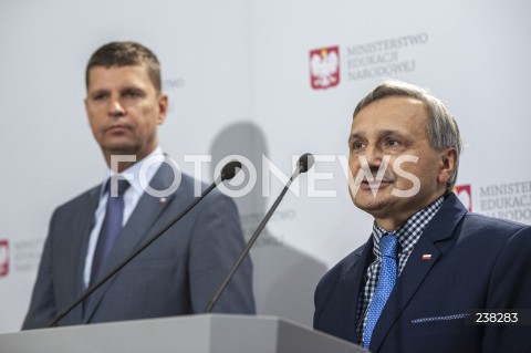  11.08.2020 WARSZAWA<br />
KONFERENCJA MEN NA TEMAT MATUR<br />
N/Z DARIUSZ PIONTKOWSKI MACIEJ KOPEC<br />
 