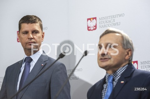  11.08.2020 WARSZAWA<br />
KONFERENCJA MEN NA TEMAT MATUR<br />
N/Z DARIUSZ PIONTKOWSKI MACIEJ KOPEC<br />
 