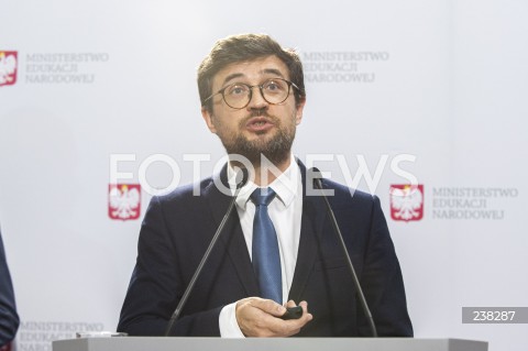  11.08.2020 WARSZAWA<br />
KONFERENCJA MEN NA TEMAT MATUR<br />
N/Z MARCIN SMOLIK DYREKTOR CENTRALNEJ KOMISJI EGZAMINACYJNEJ CKE<br />
 