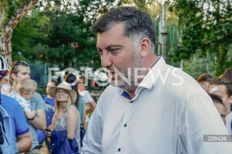  13.08.2020 GDYNIA<br />
WAKACJE Z KONFEDERACJA<br />
FINAL SERII SPOTKAN POLITYKOW KONFEDERACJI Z MIESZKANCAMI I TURYSTAMI NADMORSKICH MIEJSCOWOCI<br />
N/Z ARTUR DZIAMBOR<br />
 