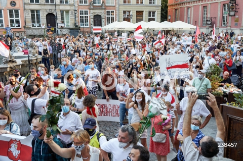  14.08.2020 GDANSK<br />
SOLIDARNI Z BIALORUSIA<br />
MANIFESTACAJA WYRAZAJACA SOLIDARNOSC Z BIALORUSIA<br />
N/Z MANIFESTANCI<br />
 