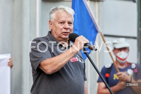  14.08.2020 GDANSK<br />
SOLIDARNI Z BIALORUSIA<br />
MANIFESTACAJA WYRAZAJACA SOLIDARNOSC Z BIALORUSIA<br />
N/Z BOGDAN BORUSEWICZ<br />
 