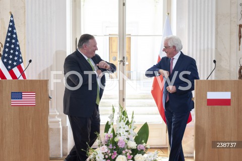  15.08.2020 WARSZAWA <br />
WIZYTA SEKRETARZA STANU USA W WARSZAWIE <br />
SPOTKANIE SEKRETARZA STANU USA Z MINISTREM SPRAW ZAGRANICZNYCH POLSKI<br />
N/Z MIKE POMPEO JACEK CZAPUTOWICZ<br />
 