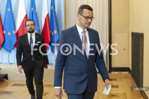  19.08.2020 WARSZAWA KPRM<br />
KONFERENCJA PREMIERA PO ZAKONCZENIU SZCZYTU UNII EUROPEJSKIEJ<br />
N/Z PREMIER MATEUSZ MORAWIECKI PAWEL JABLONSKI<br />
 