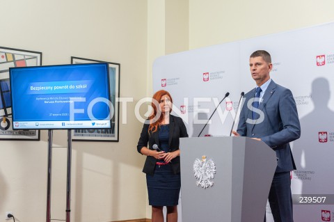  27.08.2020 WARSZAWA<br />
KONFERENCJA MINISTRA EDUKACJI<br />
N/Z ANNA OSTROWSKA DARIUSZ PIONTKOWSKI<br />
 