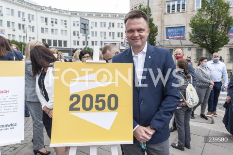  29.08.2020 WARSZAWA<br />
PREZENTACJA LOGO POLSKA 2050 SZYMONA HOLOWNI<br />
N/Z SZYMON HOLOWNIA<br />
 