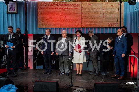  31.08.2020 GDANSK<br />
OBCHODY 40. ROCZNICY POROZUMIEN SIERPNIOWYCH W GDANSKU<br />
N/Z TOMASZ GRODZKI LECH WALESA ALEKSANDRA DULKIEWICZ<br />
 