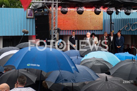  31.08.2020 GDANSK<br />
OBCHODY 40. ROCZNICY POROZUMIEN SIERPNIOWYCH W GDANSKU<br />
N/Z LECH WALESA PRZEMAWIA PRZY BRAMIE STOCZNI GDANSK<br />
 