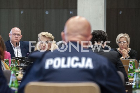  02.09.2020 WARSZAWA SEJM<br />
POSIEDZENIE KOMISJI MSWIA NA TEMAT ZATRZYMANIA MARGOT<br />
N/Z JOANNA SCHEURING WIELGUS MARIA JANYSKA MICHAL GRAMATYKA POLICJA<br />
 