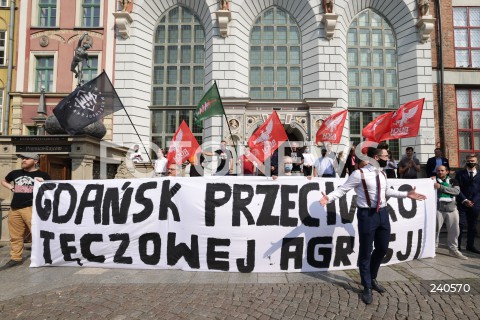  12.09.2020 GDANSK<br />
GDANSK PRZECIWKO TECZOWEJ AGRESJI<br />
PROTEST ZORGANIZOWANY PRZEZ MLODZIEZ WSZECHPOLSKA, ORAZ SIEDEM KONTRMANIFESTACJI M.IN.: GDANSK DLA WSZYSTKICH, TWOJ GDANSK PREZYDENCIE, GDANSK MOWI STOP FASZYZMOWI, KONTRMANIFA GO! GDANSK OBRONIMY, GDANSK - TAK DLA ROWNOSCI<br />
N/Z ORGANIZATORZY MANIFESTACJI GDANSK PRZECIWKO TECZOWEJ AGRESJI<br />
 