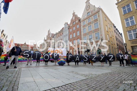  12.09.2020 GDANSK<br />
GDANSK PRZECIWKO TECZOWEJ AGRESJI<br />
PROTEST ZORGANIZOWANY PRZEZ MLODZIEZ WSZECHPOLSKA, ORAZ SIEDEM KONTRMANIFESTACJI M.IN.: GDANSK DLA WSZYSTKICH, TWOJ GDANSK PREZYDENCIE, GDANSK MOWI STOP FASZYZMOWI, KONTRMANIFA GO! GDANSK OBRONIMY, GDANSK - TAK DLA ROWNOSCI<br />
N/Z KOD, STOP FASZYZMOWI<br />
 