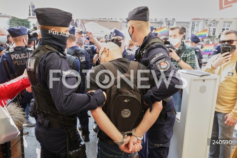 Wiec Młodzieży Wszechpolskiej i kontrmanifestacje w Gdańsku