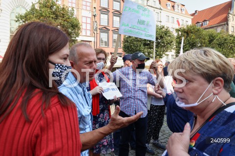  12.09.2020 GDANSK<br />
GDANSK PRZECIWKO TECZOWEJ AGRESJI<br />
PROTEST ZORGANIZOWANY PRZEZ MLODZIEZ WSZECHPOLSKA, ORAZ SIEDEM KONTRMANIFESTACJI M.IN.: GDANSK DLA WSZYSTKICH, TWOJ GDANSK PREZYDENCIE, GDANSK MOWI STOP FASZYZMOWI, KONTRMANIFA GO! GDANSK OBRONIMY, GDANSK - TAK DLA ROWNOSCI<br />
N/Z SPRZECZAJACY SIE DZIALACZE RUCHOW PRO I ANTY LGBT<br />
 