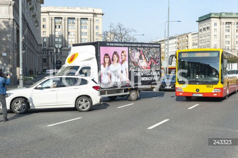  20.10.2020 WARSZAWA<br />
OBYWATELSKIE ZATRZYMANIE FURGONETKI ANTYABORCYJNEJ PROLIFE<br />
N/Z FURGONETKA<br />
 