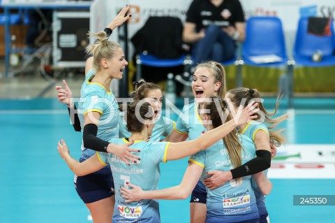  22.11.2020 RZESZOW<br />
SIATKOWKA KOBIET<br />
TAURONLIGA SEZON 2020/2021<br />
WOMEN VOLLEYBALL POLAND POLISH LEAGUE<br />
MECZ DEVELOPRES SKYRES RZESZOW - POLSKIE PRZETWORY PALAC BYDGOSZCZ <br />
N/Z GABRIELA POLANSKA ANNA KACZMAR ALEKSANDRA RASINSKA RADOSC EMOCJE <br />
 