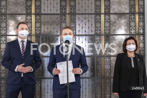  26.01.2021 WARSZAWA SEJM<br />
DZIEN W SEJMIE<br />
KONFERENCJA SOLIDARNEJ POLSKI<br />
UKARANIE MALGORZATY PROKOP PACZKOWSKIEJ<br />
N/Z TOMASZ OZDOBA MARIUSZ KALUZNY MARIA KUROWSKA<br />
 