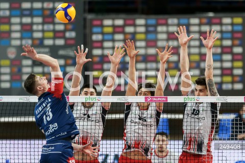  03.02.2021 RZESZOW <br />
SIATKOWKA MEZCZYZN <br />
PLUSLIGA SEZON 2020/2021 <br />
PLUS LIGA POLISH MEN VOLLEYBALL LEAGUE <br />
MECZ ASSECO RESOVIA - GRUPA AZOTY ZAKSA KEDZIERZYN KOZLE <br />
N/Z KAROL BUTRYN JEFFREY JENDRYK KLEMEN CEBULJ BLOK <br />
 