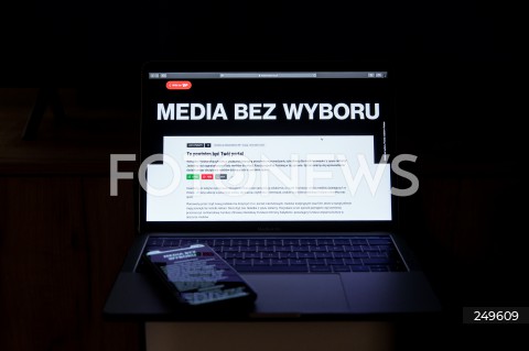  10.02.2021 RZESZOW <br />
PROTEST MEDIOW W POLSCE PRZECIW PODATKOWI OD REKLAM PT. MEDIA BEZ WYBORU <br />
<br />
Poland's main private TV channels and radio stations went off air and newspapers blacked out their front pages on Wednesday to protest against a proposed advertising tax for non-state outlets.<br />
<br />
N/Z CZARNY EKRAN PORTALU INTERNETOWEGO <br />
 