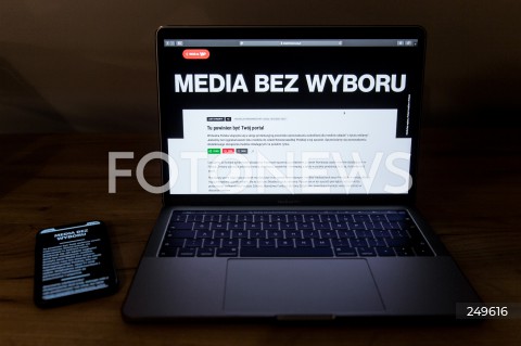  10.02.2021 RZESZOW <br />
PROTEST MEDIOW W POLSCE PRZECIW PODATKOWI OD REKLAM PT. MEDIA BEZ WYBORU <br />
<br />
Poland's main private TV channels and radio stations went off air and newspapers blacked out their front pages on Wednesday to protest against a proposed advertising tax for non-state outlets.<br />
<br />
N/Z CZARNY EKRAN STACJI TELEWIZYJNEJ<br />
 