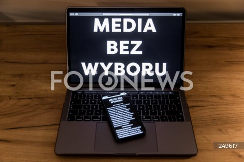  10.02.2021 RZESZOW <br />
PROTEST MEDIOW W POLSCE PRZECIW PODATKOWI OD REKLAM PT. MEDIA BEZ WYBORU <br />
<br />
Poland's main private TV channels and radio stations went off air and newspapers blacked out their front pages on Wednesday to protest against a proposed advertising tax for non-state outlets.<br />
<br />
N/Z CZARNY EKRAN STACJI TELEWIZYJNEJ<br />
 
