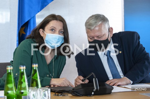  16.03.2021 WARSZAWA SEJM<br />
POSIEDZENIE SEJMU<br />
N/Z JOANNA LICHOCKA MAREK SUSKI<br />
 