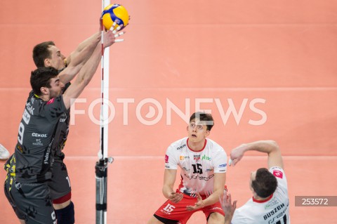  03.04.2021 RZESZOW <br />
SIATKOWKA MEZCZYZN <br />
PLUSLIGA SEZON 2020/2021 <br />
PLUS LIGA POLISH MEN VOLLEYBALL LEAGUE <br />
MECZ NR 1 O 5. MIEJSCE <br />
MECZ ASSECO RESOVIA - TREFL GDANSK <br />
N/Z JEFFREY JENDRYK <br />
 